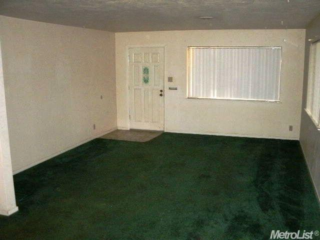415 Olive Ct, Lodi, CA 95240 photo 2
