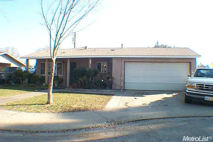 1112 Monaco Dr, Modesto, CA 95351 photo 1