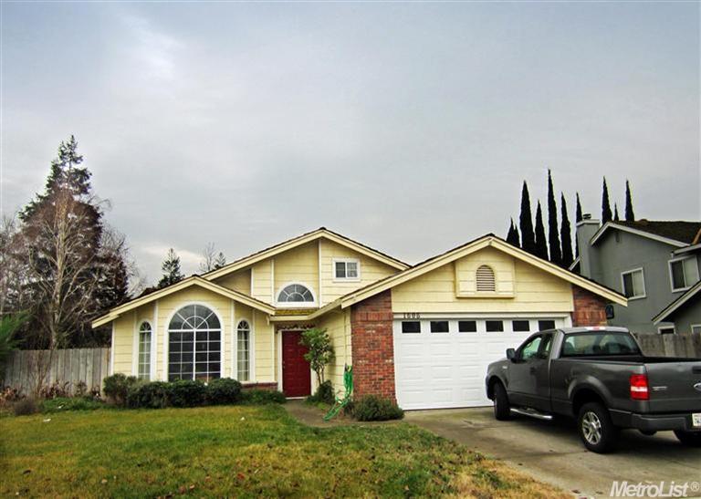 1606 Daniels St, Manteca, CA 95337 photo 1