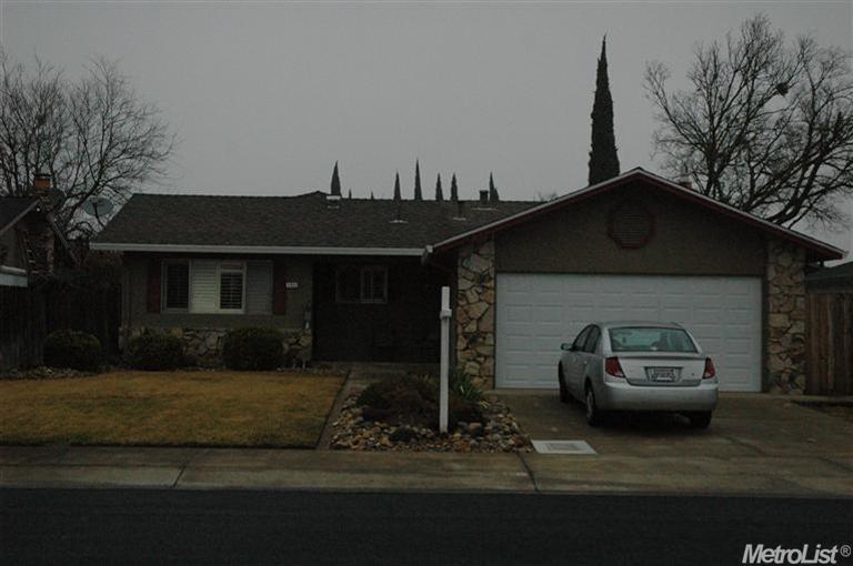 121 Arbor Ct, Lodi, CA 95240 photo 1