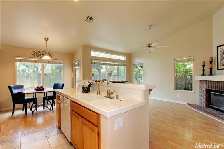 1633 Eligio Ln, Davis, CA 95618 photo 12