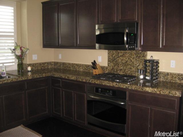 2177 Cedrus Dr, Tracy, CA 95376 photo 2