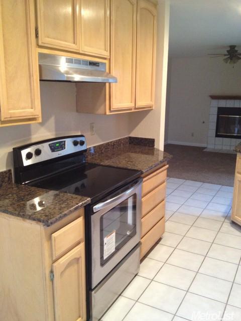 1619 Isaiah Ct, Ceres, CA 95307 photo 4