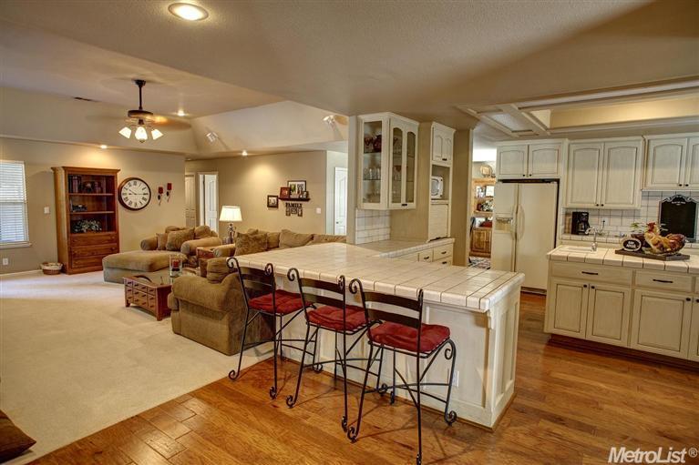2501 Van Hoeks Cir, Modesto, CA 95356 photo 9