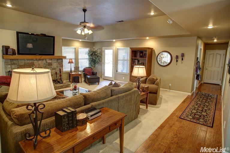 2501 Van Hoeks Cir, Modesto, CA 95356 photo 4