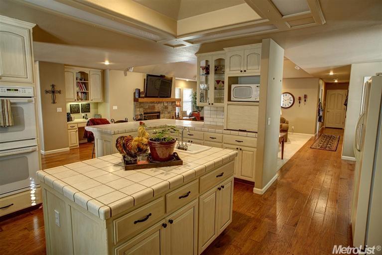 2501 Van Hoeks Cir, Modesto, CA 95356 photo 8
