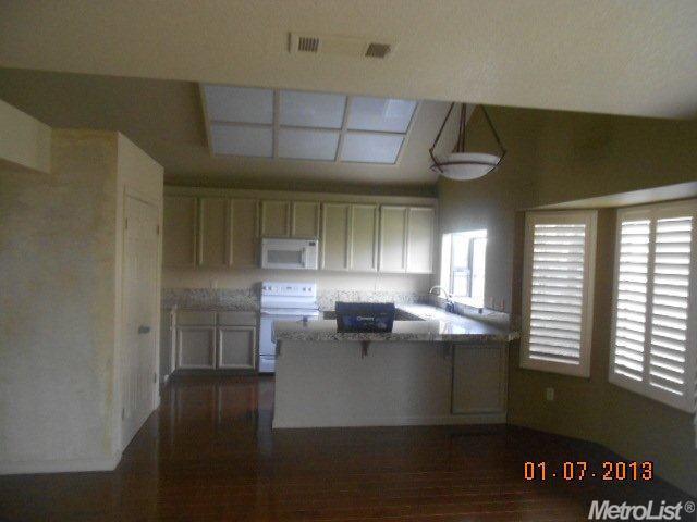 2124 Norik Dr, Modesto, CA 95355 photo 2