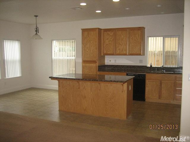 4470 N Berkeley Ave, Turlock, CA 95382 photo 2
