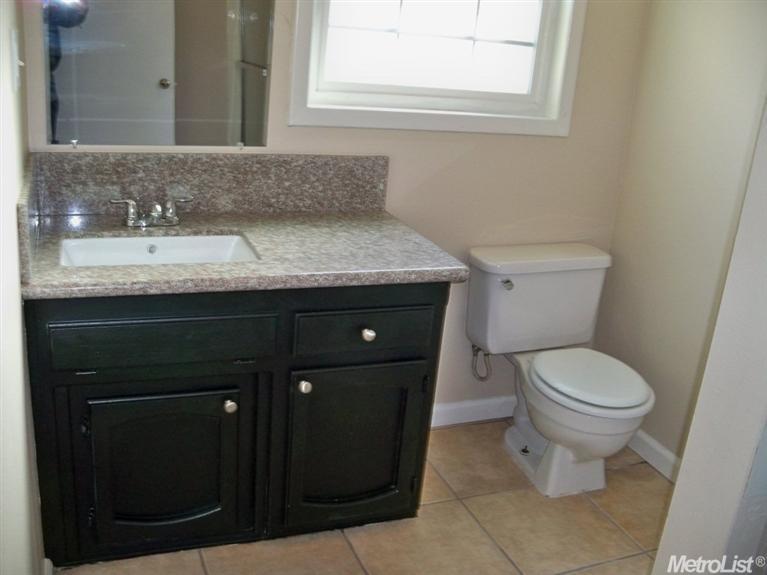 1110 Melrose Ave, Modesto, CA 95350 photo 4