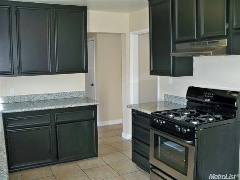 1110 Melrose Ave, Modesto, CA 95350 photo 3