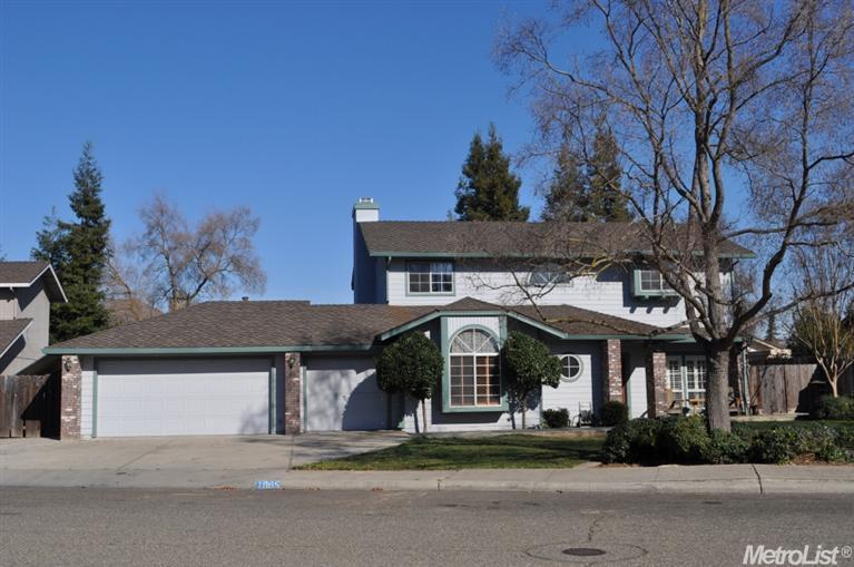 1965 Castleview Dr, Turlock, CA 95382 photo 1