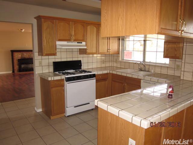 3016 Blaker Rd, Ceres, CA 95307 photo 3