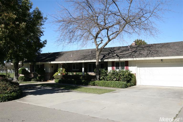 5095 E Armstrong Rd, Lodi, CA 95240 photo 1