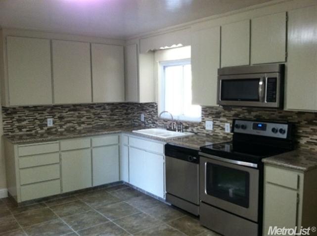 126 Raylow Ave, Manteca, CA 95336 photo 2