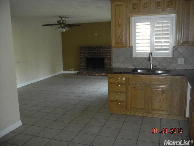 1630 Bay Meadows Dr, Modesto, CA 95350 photo 5