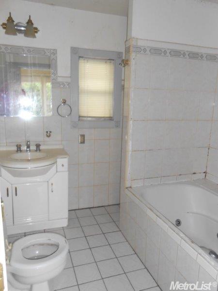 310 Locust St, Modesto, CA 95351 photo 6