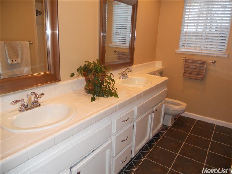 105 Danforth Ct, Folsom, CA 95630 photo 12