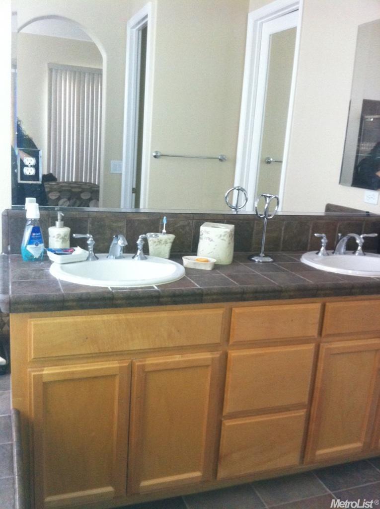 2433 Kiska Dr, Modesto, CA 95355 photo 8