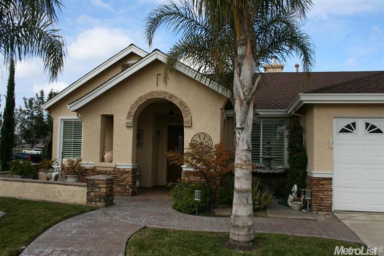 483 Vintage Dr, Turlock, CA 95382 photo 2