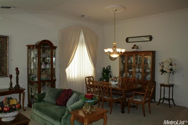 483 Vintage Dr, Turlock, CA 95382 photo 4