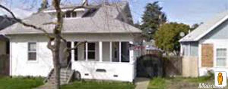 405 E Walnut St, Lodi, CA 95240 photo 1