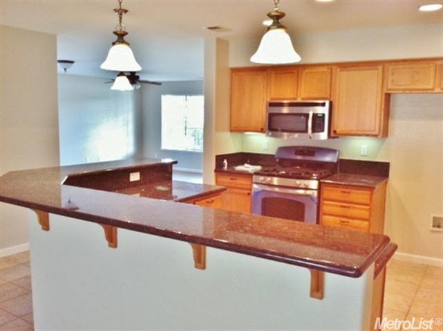 895 Travaille Way, Ripon, CA 95366 photo 4