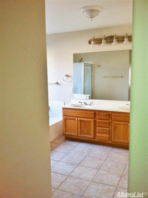 895 Travaille Way, Ripon, CA 95366 photo 7