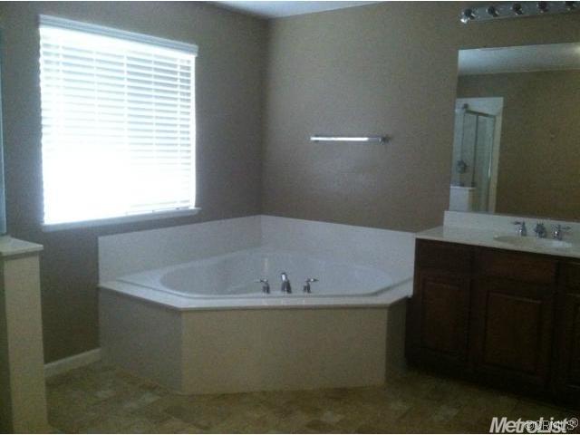 597 Rowland Ct, Merced, CA 95348 photo 11