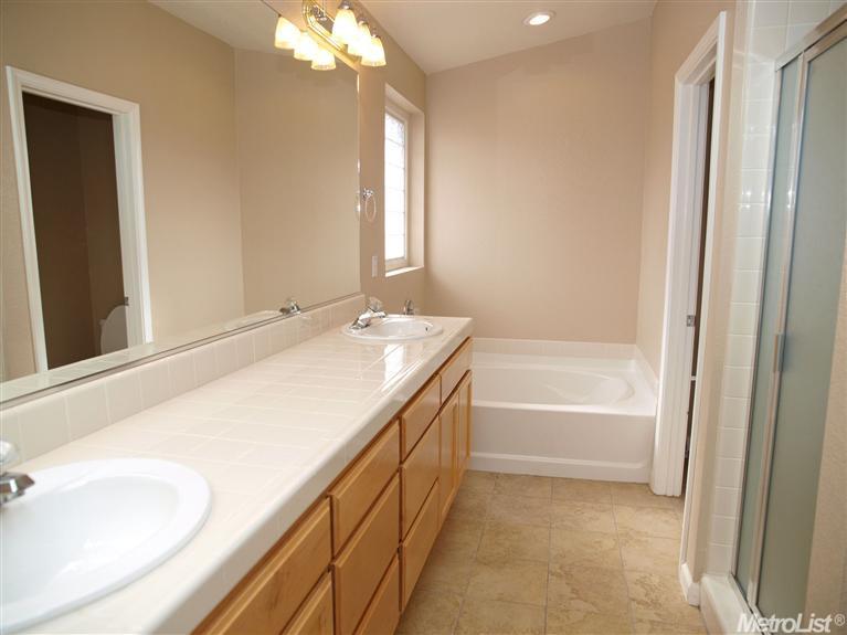 1629 Caislean Way, Folsom, CA 95630 photo 8