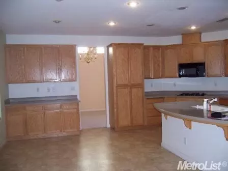 1015 Maggiore Ln, Manteca, CA 95337 photo 5