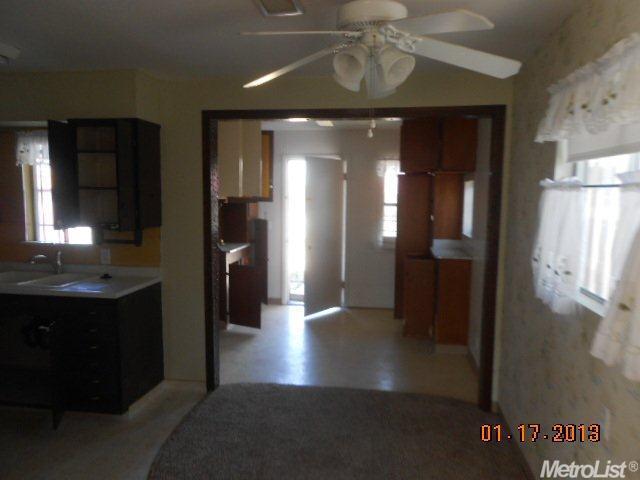 313 Crater Ave, Modesto, CA 95351 photo 2