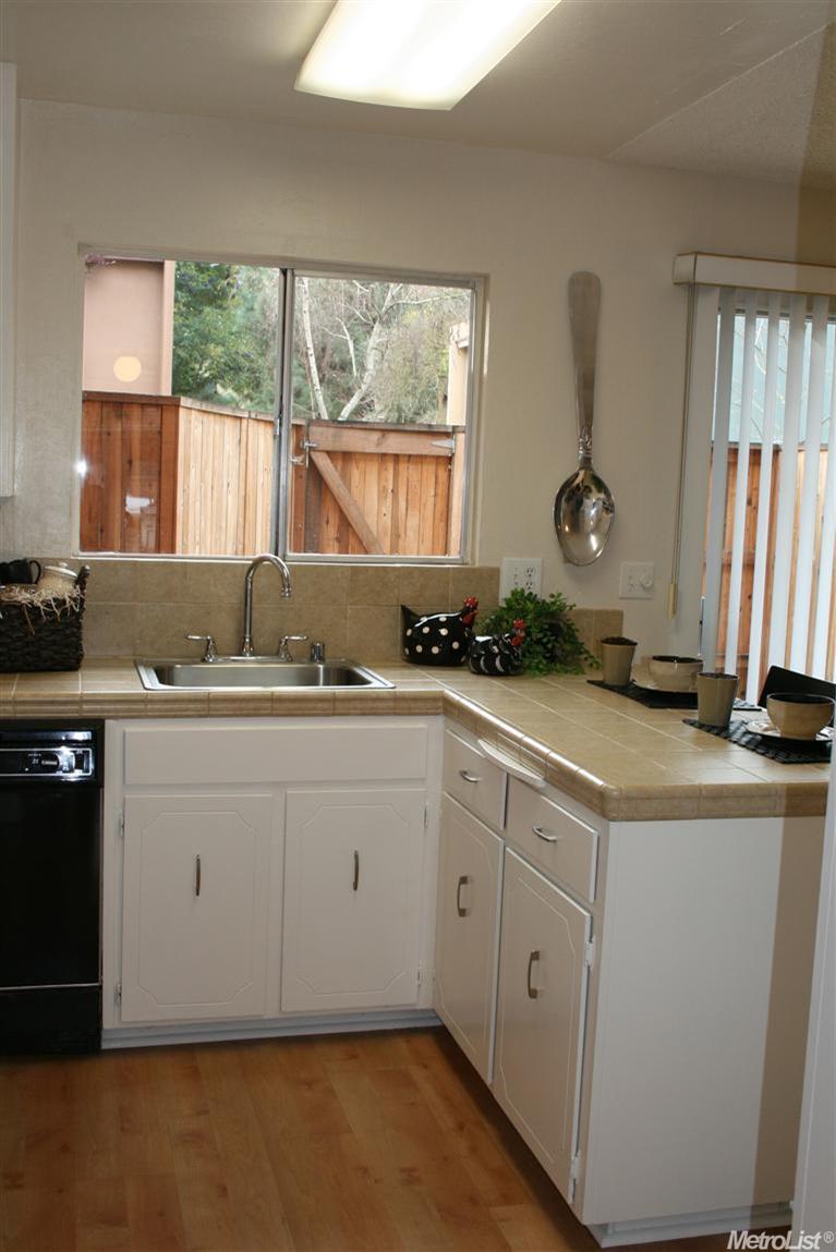 421 Alvarado Ave, Davis, CA 95616 photo 4