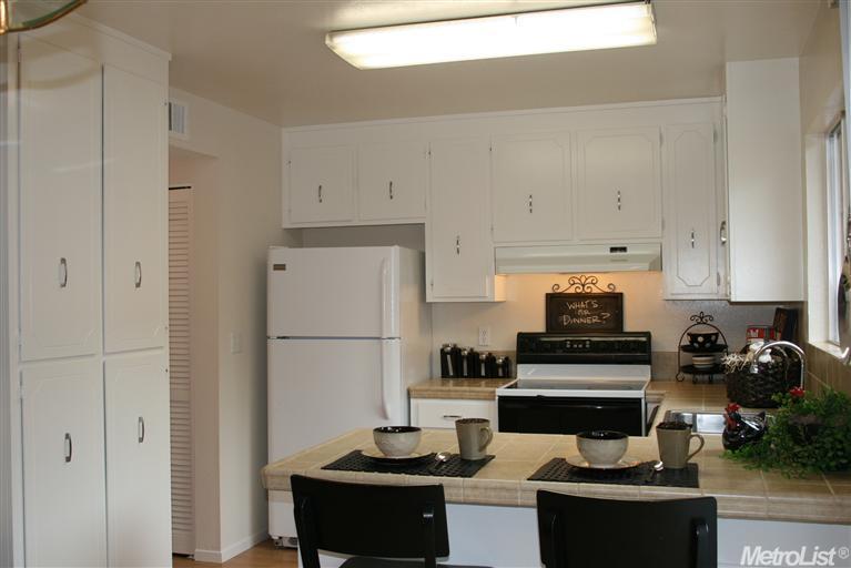421 Alvarado Ave, Davis, CA 95616 photo 3