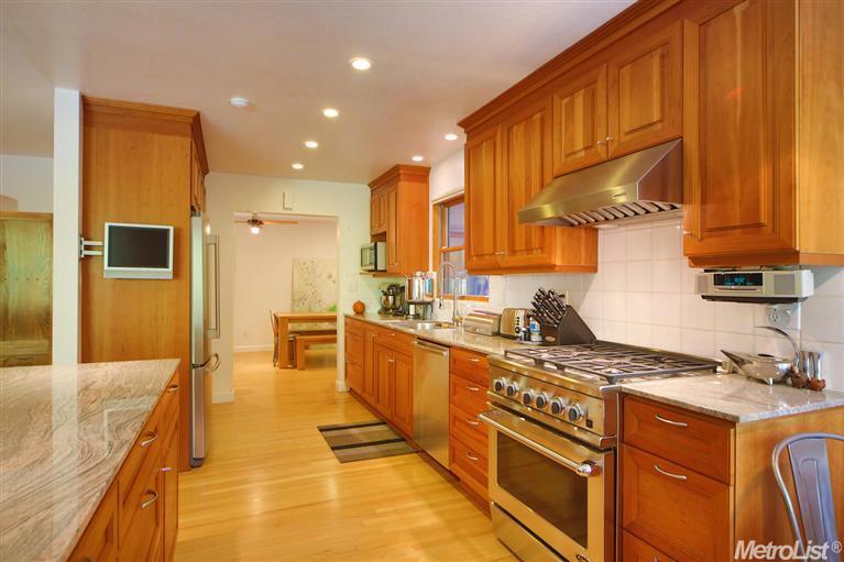 866 Linden Ln, Davis, CA 95616 photo 9