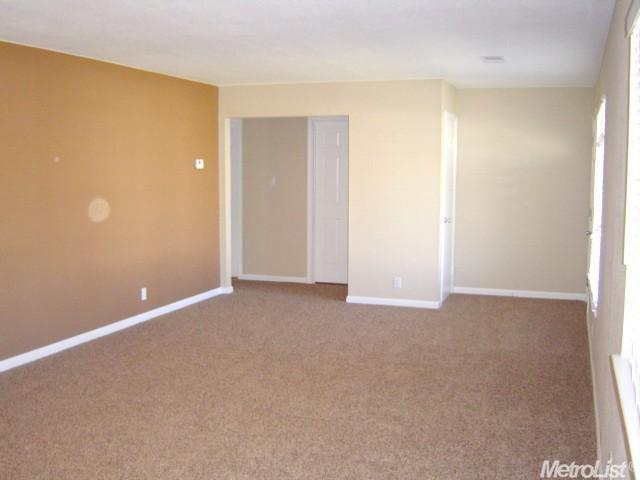 1040 W Beverly Pl, Tracy, CA 95376 photo 4