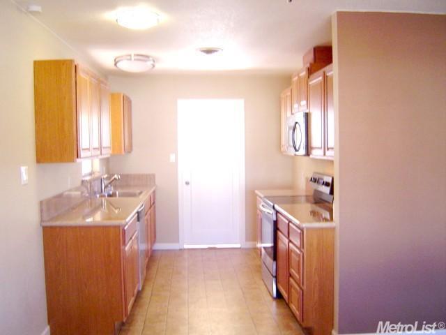 1040 W Beverly Pl, Tracy, CA 95376 photo 5