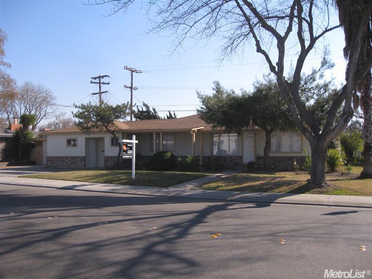 1040 W Beverly Pl, Tracy, CA 95376 photo 1