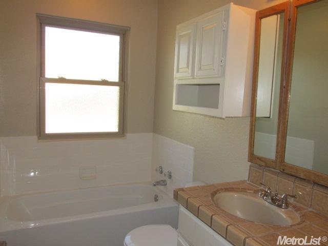740 Rutledge Dr, Lodi, CA 95242 photo 12