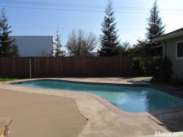740 Rutledge Dr, Lodi, CA 95242 photo 2