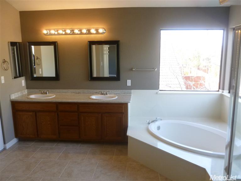 1905 Plum Ln, Tracy, CA 95376 photo 13
