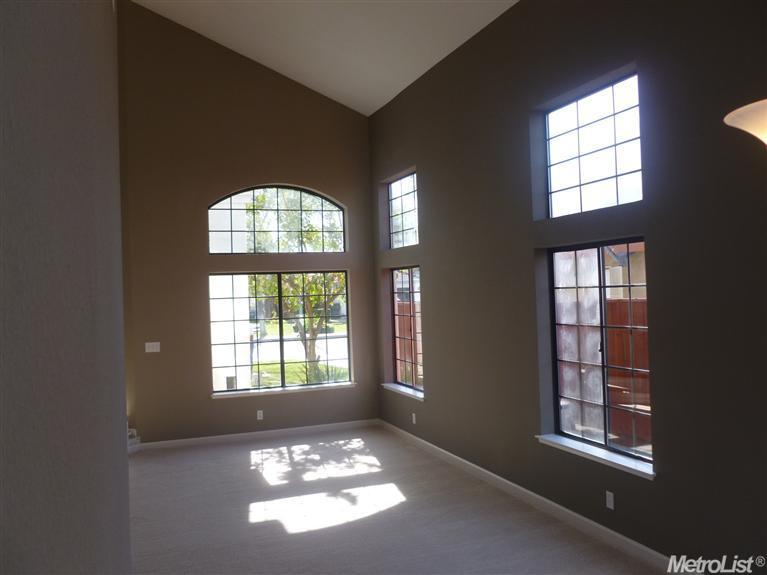 1905 Plum Ln, Tracy, CA 95376 photo 3