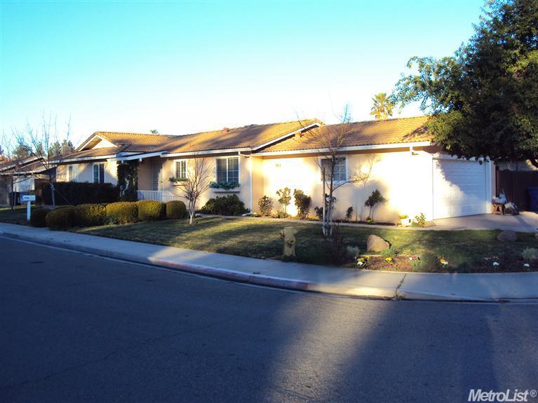2920 Gail Ave, Turlock, CA 95382 photo 2