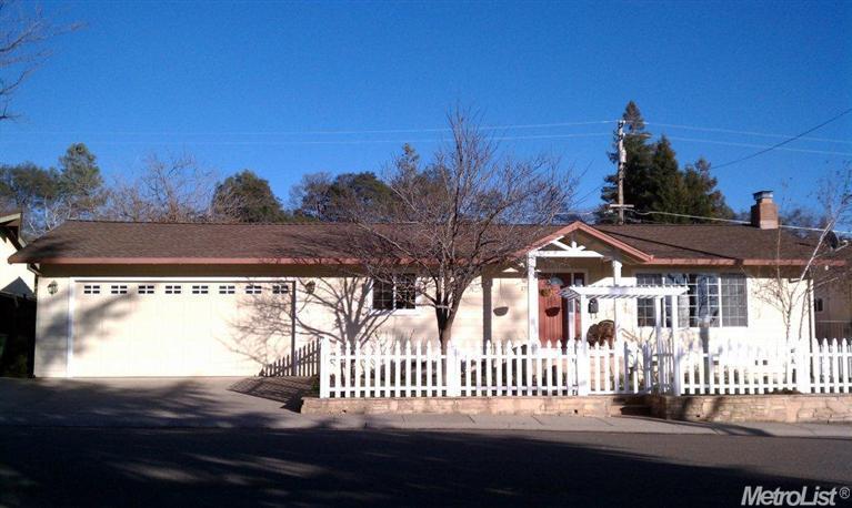 175 Ginger Dr, Auburn, CA 95603 photo 1
