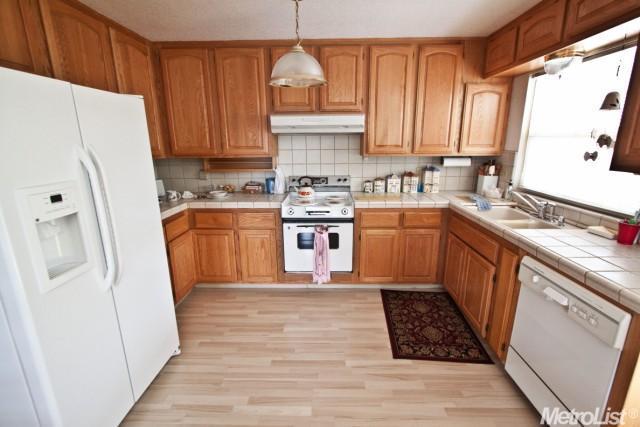 1121 Nut Tree Ln, Modesto, CA 95355 photo 8