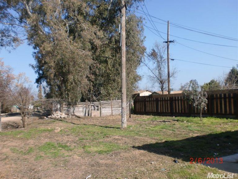 1013 Houser Ln, Modesto, CA 95351 photo 2
