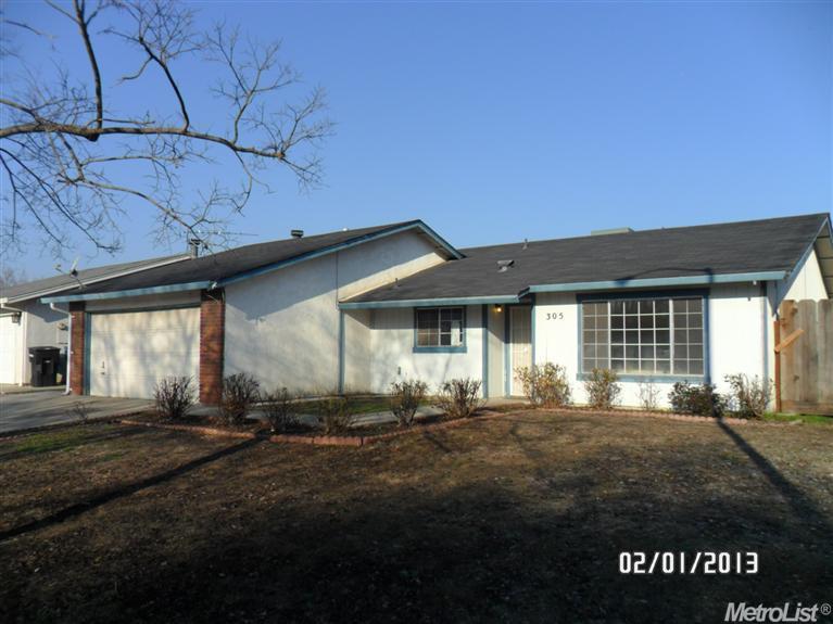 305 Finster St, Patterson, CA 95363 photo 1