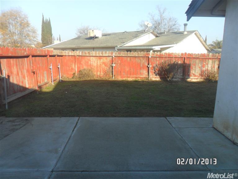 305 Finster St, Patterson, CA 95363 photo 4