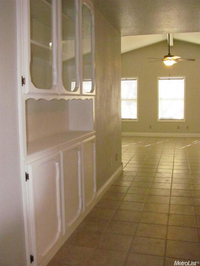 2417 Lavon Ln, Ceres, CA 95307 photo 4