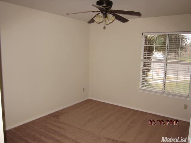351 Crowley Dr, Turlock, CA 95382 photo 8
