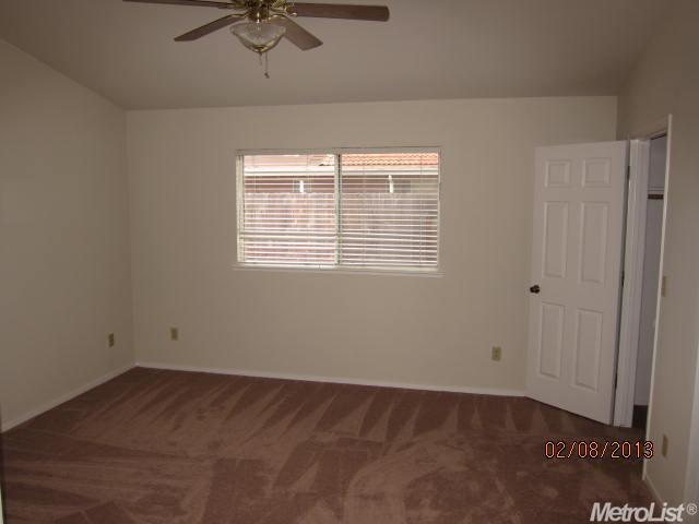 351 Crowley Dr, Turlock, CA 95382 photo 5